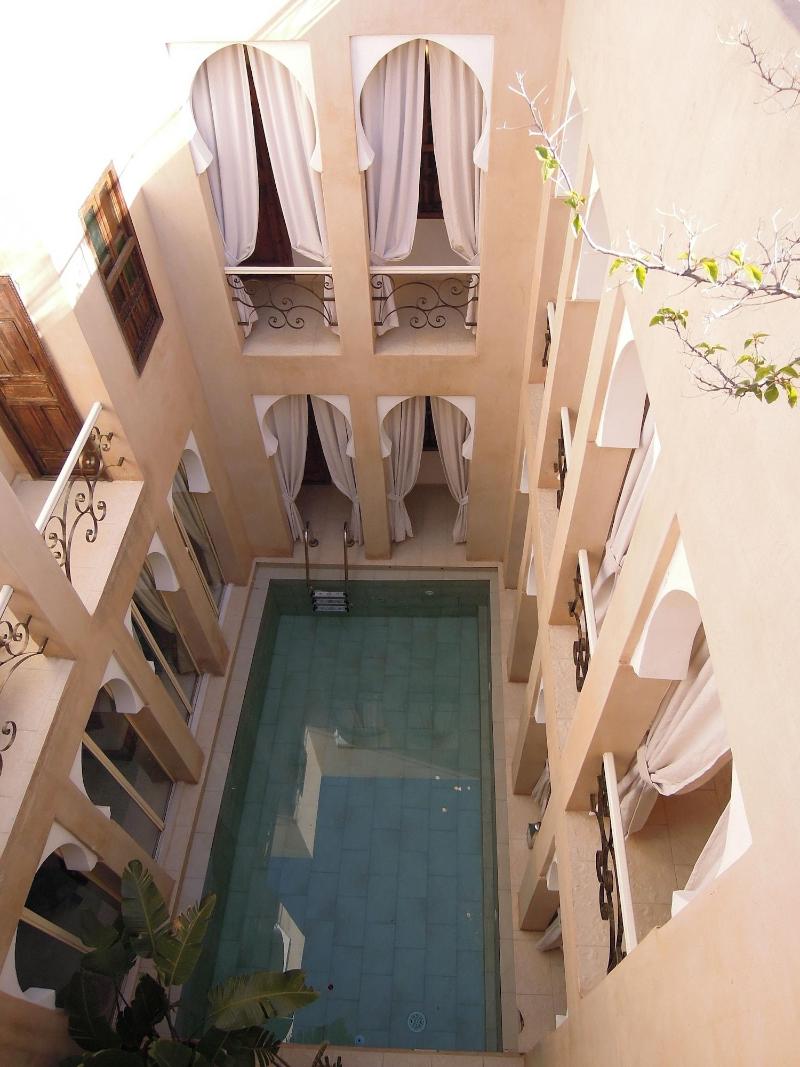 Riad Nafis - Genel