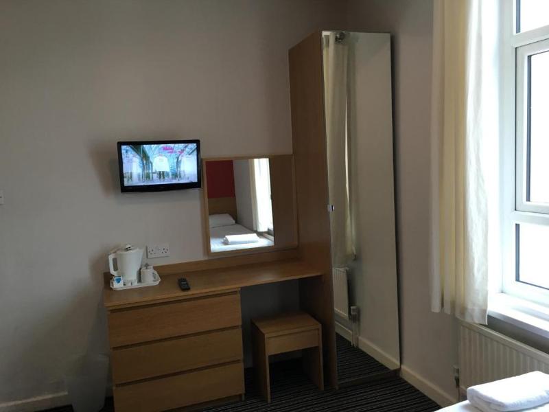 Wave Crest Hotel - Oda