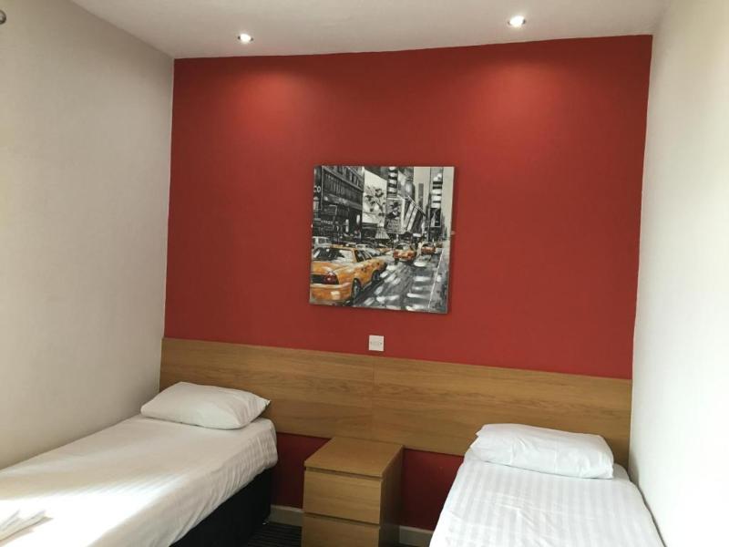 Wave Crest Hotel - Oda