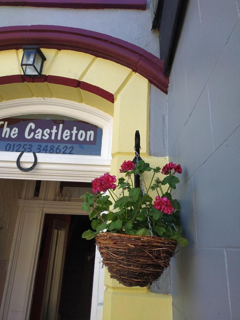 The Castleton - Genel