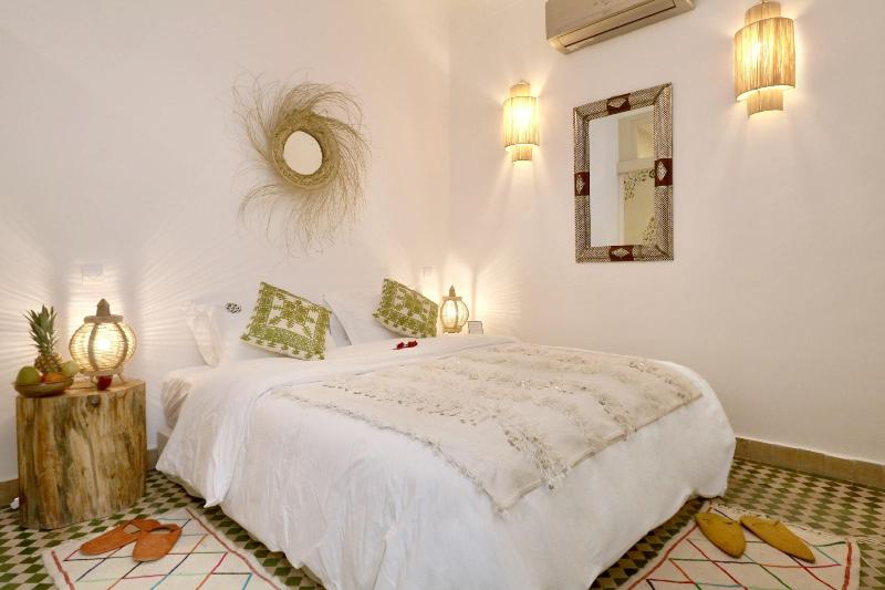 Riad Beata - Genel