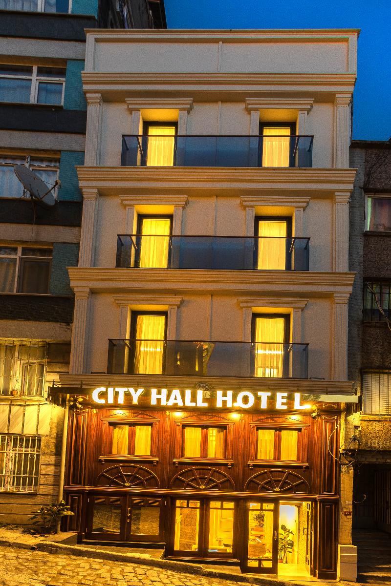 City Hall Hotel - Genel