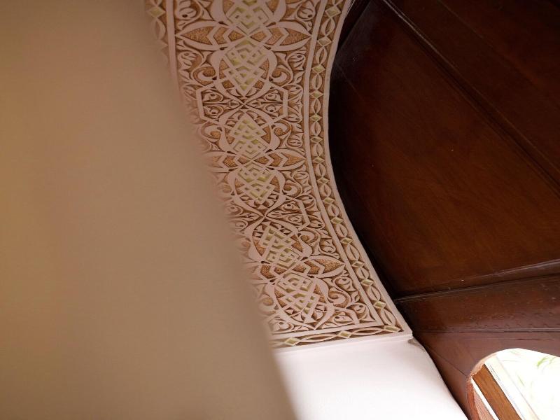 Riad Noor Charana - Genel
