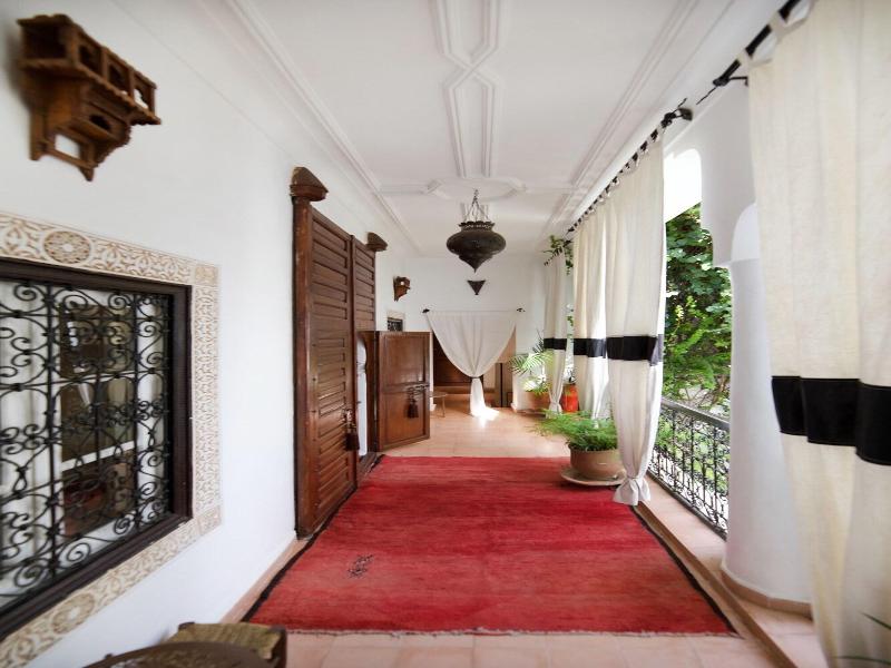 Riad Noor Charana - Genel
