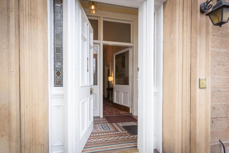 Kingsley Edinburgh - Genel