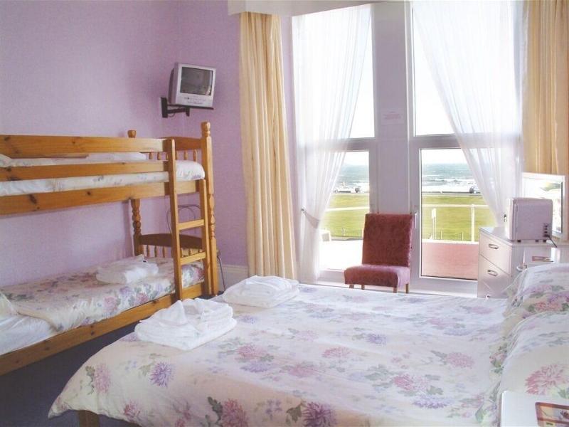 Cherry Tree Hotel - Oda