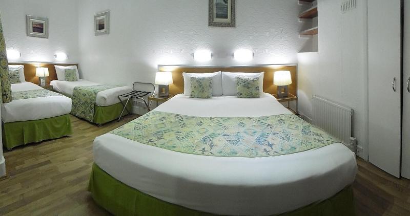 Falcon Hotel - Oda