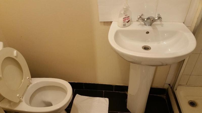 Best Inn Hotel - Oda