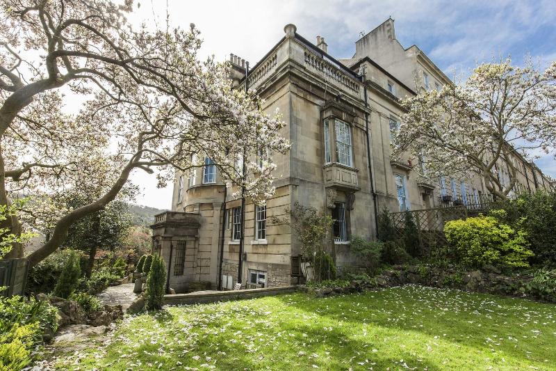 Grosvenor Villa - Genel