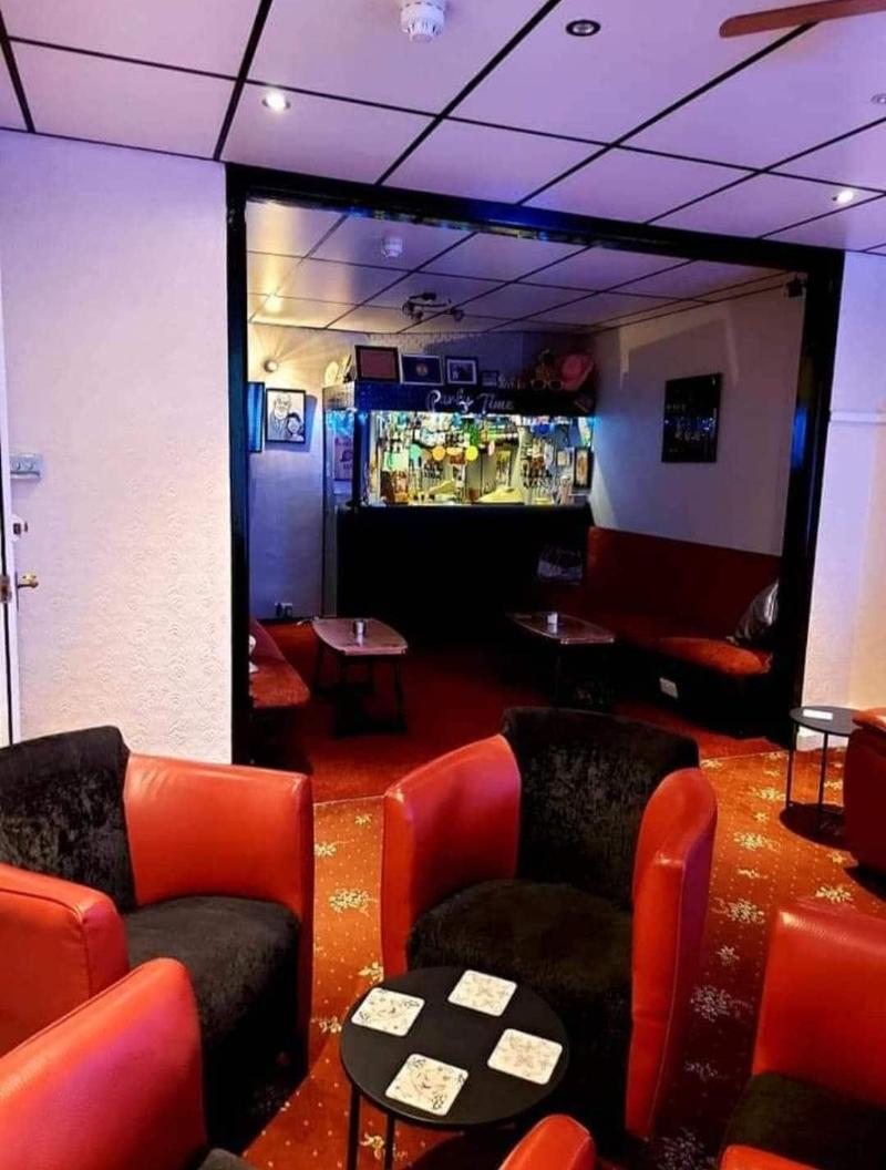 The Clevedon - Bar