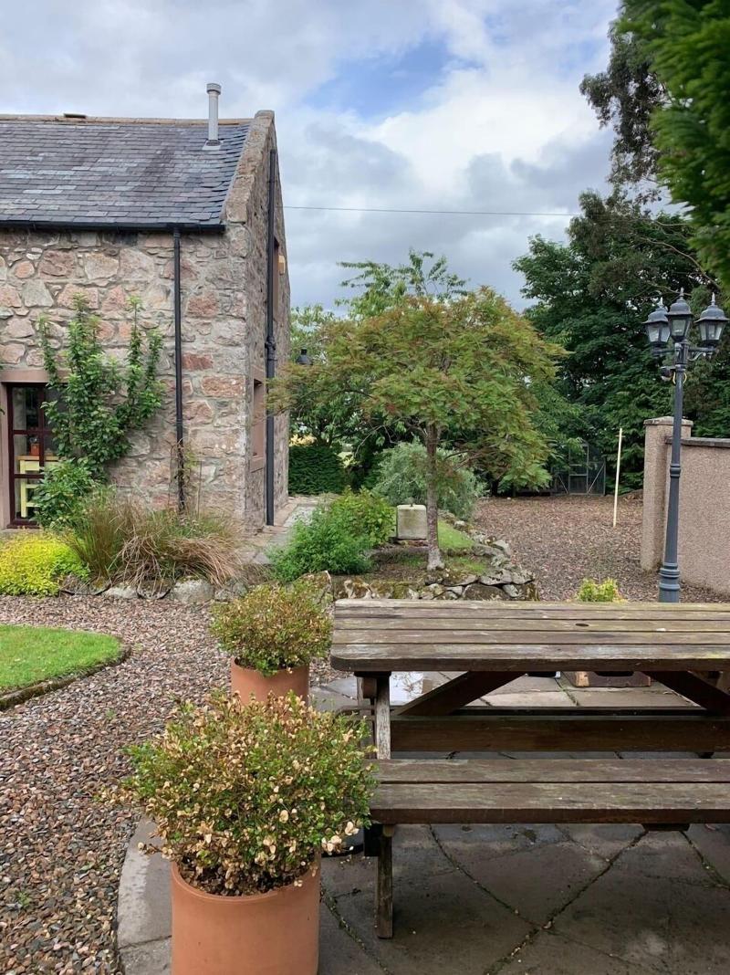 Crawfield Grange - Genel