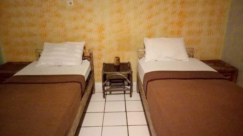 Lovina Central Hostel - Oda