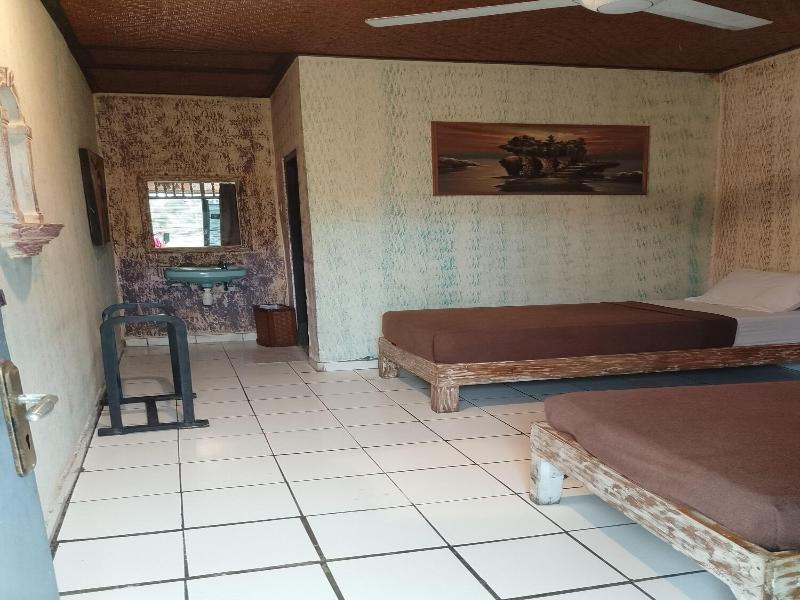 Lovina Central Hostel - Oda