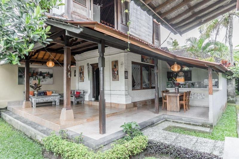 Sari Bamboo Bungalows - Oda
