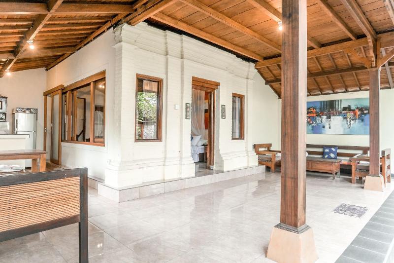 Sari Bamboo Bungalows - Oda