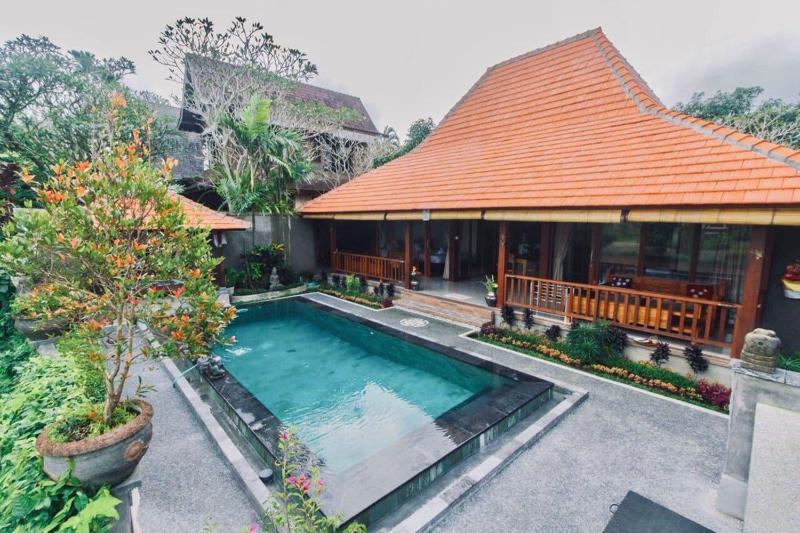 Sari Bamboo Bungalows - Oda