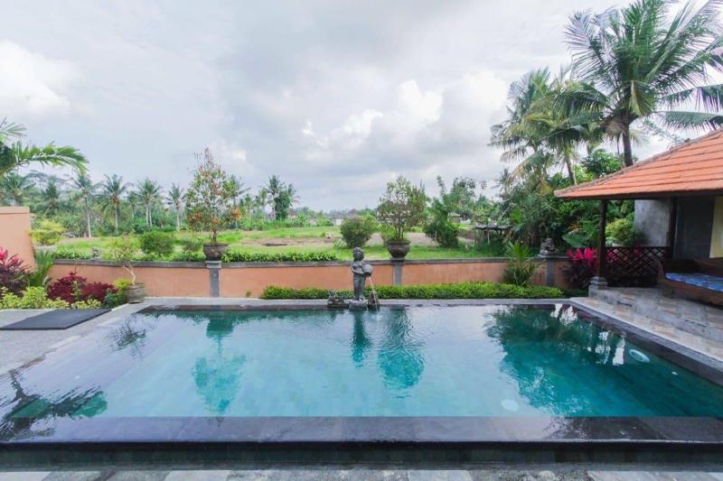 Sari Bamboo Bungalows - Oda
