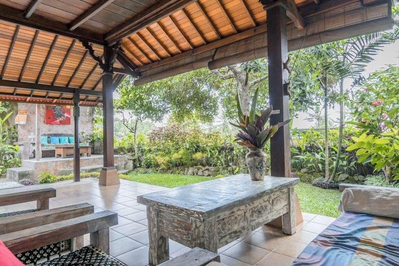 Sari Bamboo Bungalows - Oda