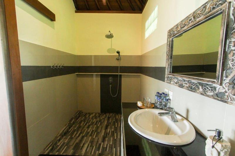 Sari Bamboo Bungalows - Oda