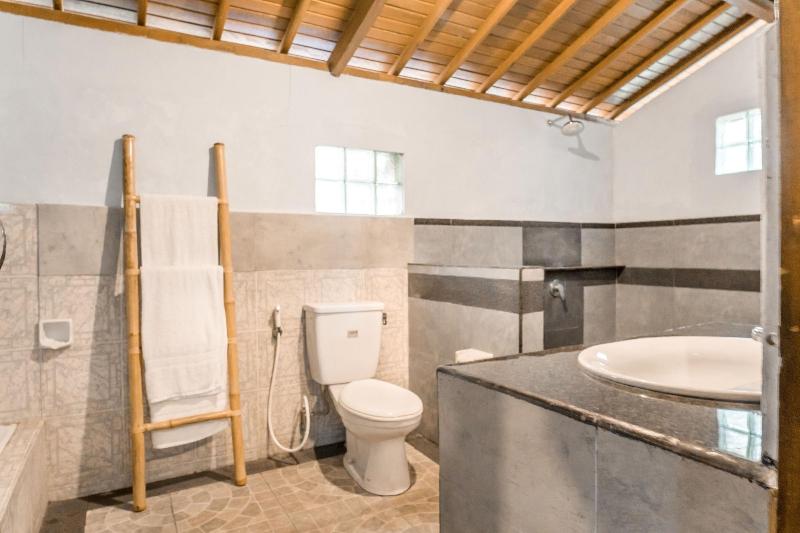 Sari Bamboo Bungalows - Oda
