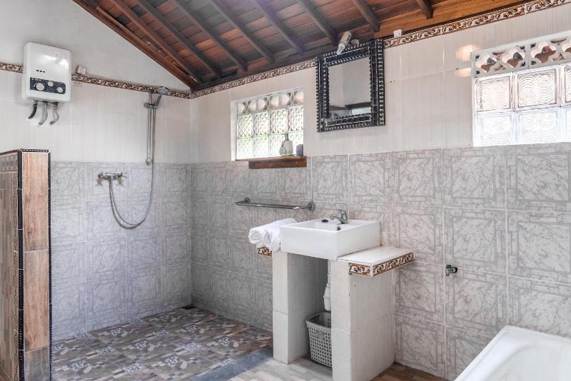 Sari Bamboo Bungalows - Oda