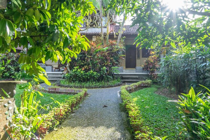 Sari Bamboo Bungalows - Oda