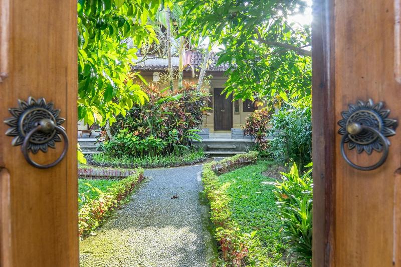 Sari Bamboo Bungalows - Oda