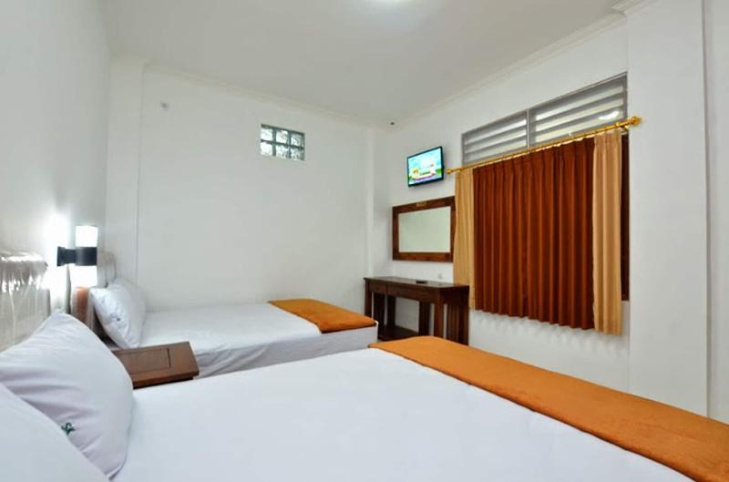 Hotel Bukit Uhud Yogyakarta - Oda