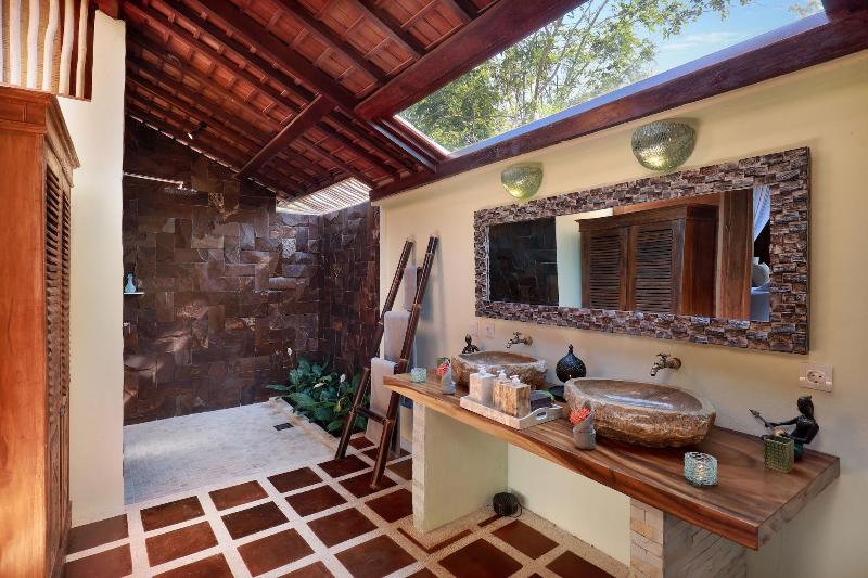 Uluwatu Lumbung Cottages - Oda