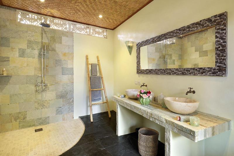Uluwatu Lumbung Cottages - Oda