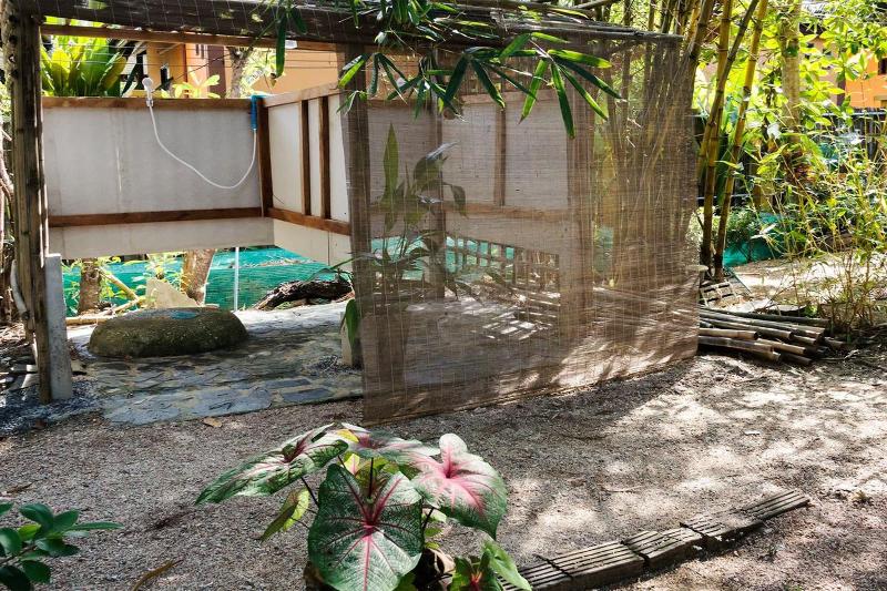 Leaf House Bungalow Hostel - Genel