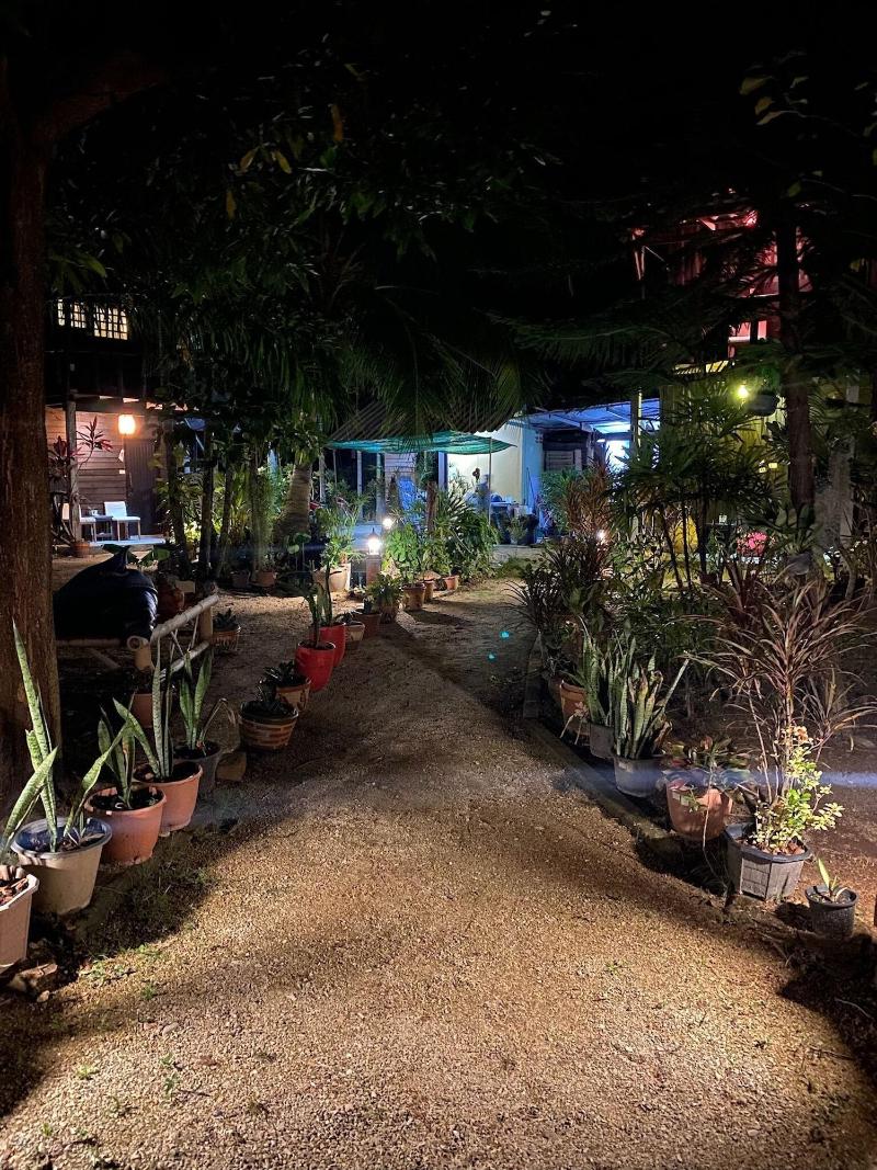 Leaf House Bungalow Hostel - Oda