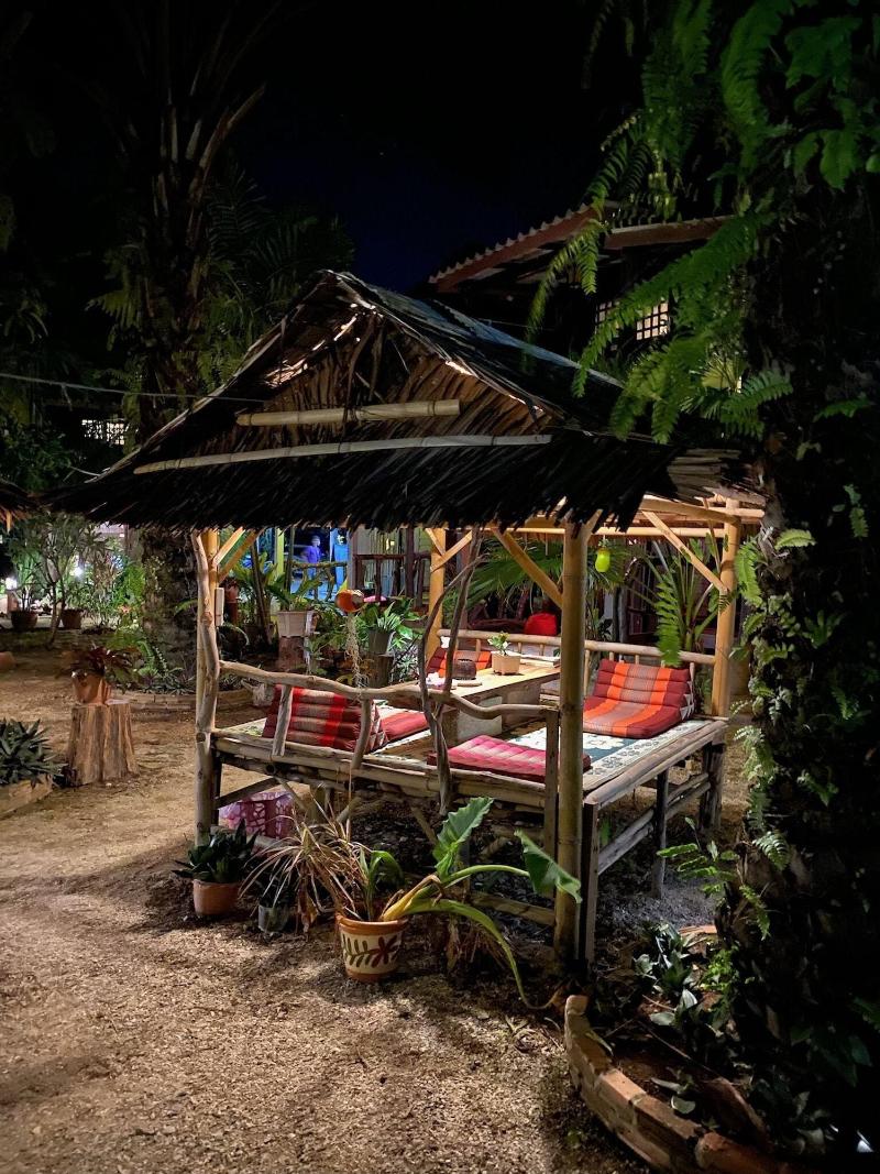 Leaf House Bungalow Hostel - Oda