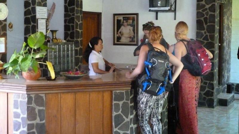 Rini Hotel - Lobi