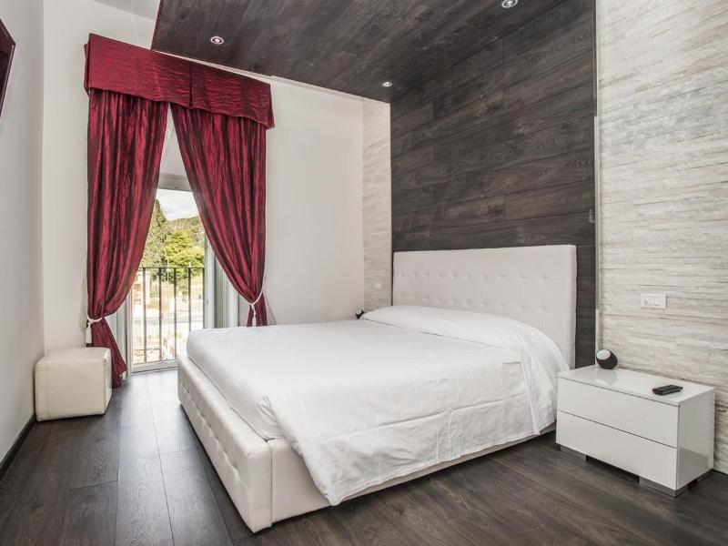 Royal Rooms Colosseo - Oda