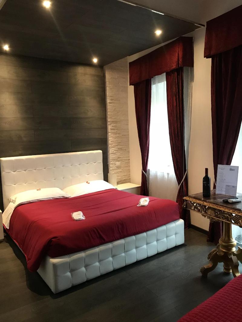 Royal Rooms Colosseo - Oda