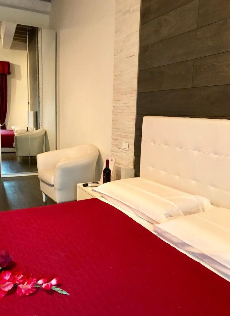 Royal Rooms Colosseo - Oda