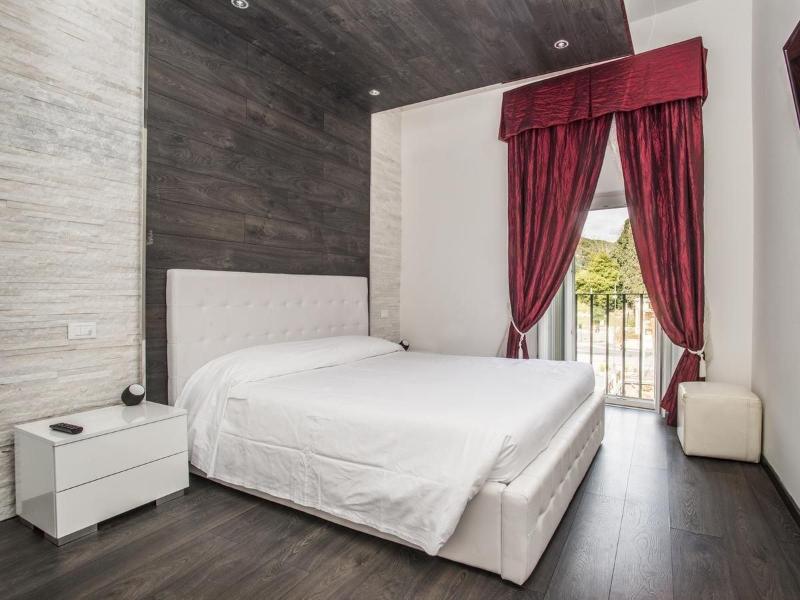 Royal Rooms Colosseo - Oda