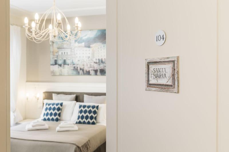 Trastevere Gallery Suites - Oda