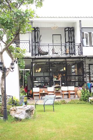 Sherloft Home And Hostel Dormitory fotoÄŸrafÄ±