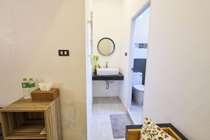Sherloft Home And Hostel Dormitory - Oda