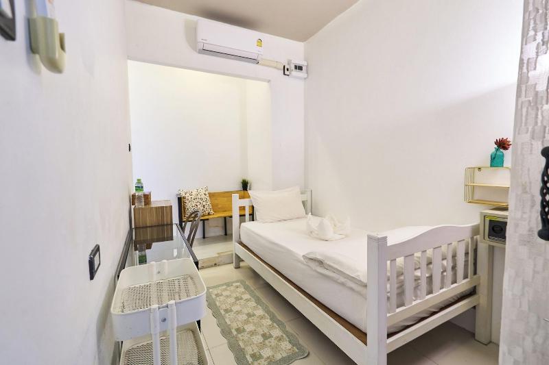 Sherloft Home And Hostel Dormitory - Oda