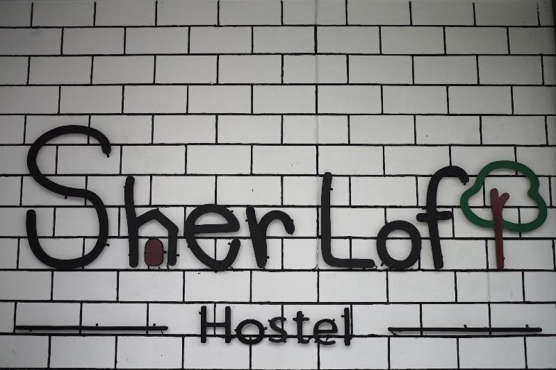 Sherloft Home And Hostel Dormitory - Teras