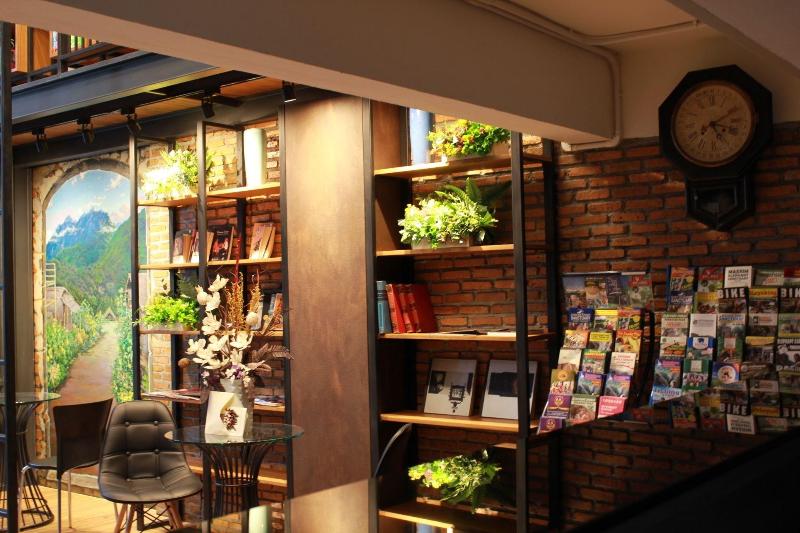 Hobnob Hostel Adults Only - Lobi