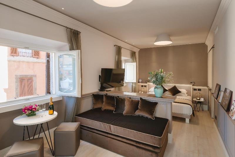Rhea Silvia Luxury Navona - Oda