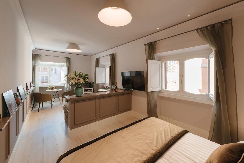 Rhea Silvia Luxury Navona - Oda