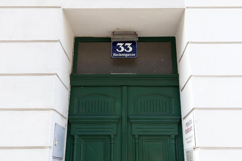 Pension Stadthalle - Genel