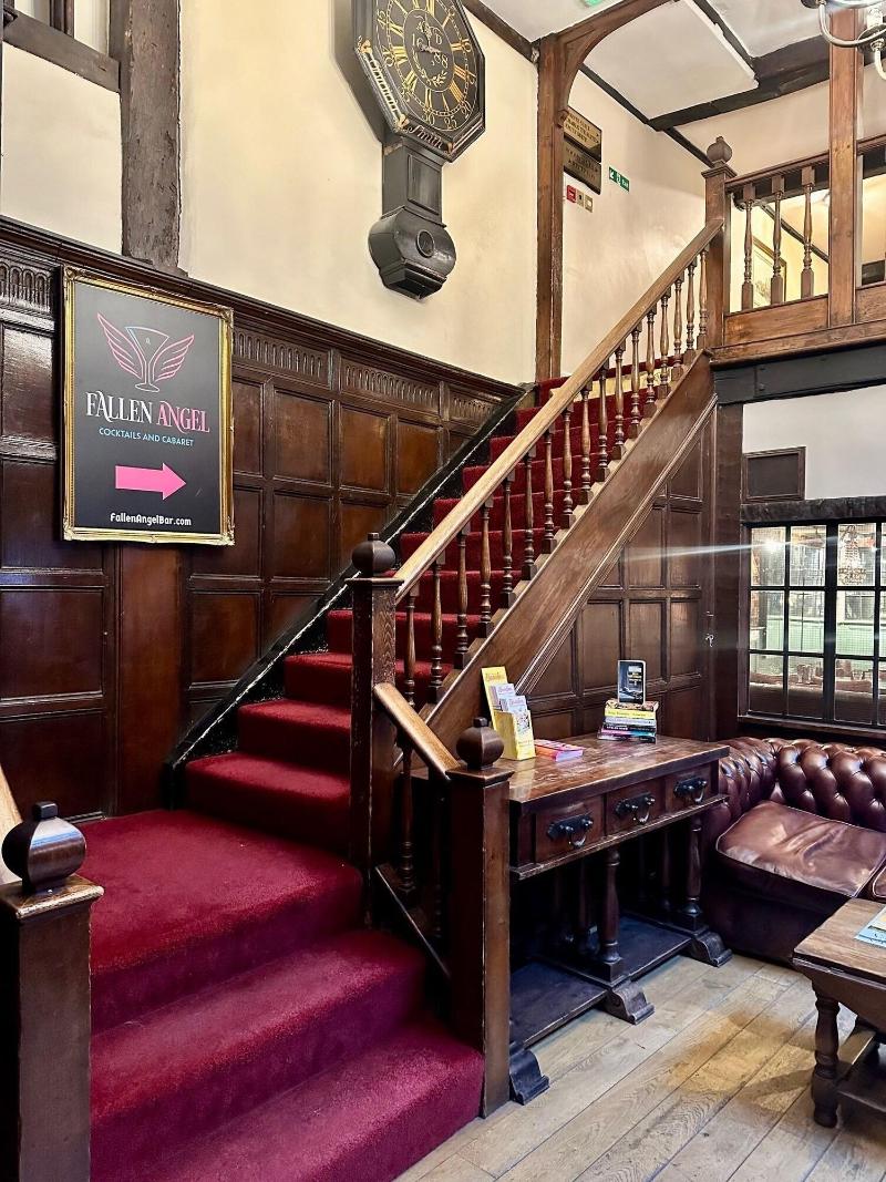 Angel Hotel - Lobi