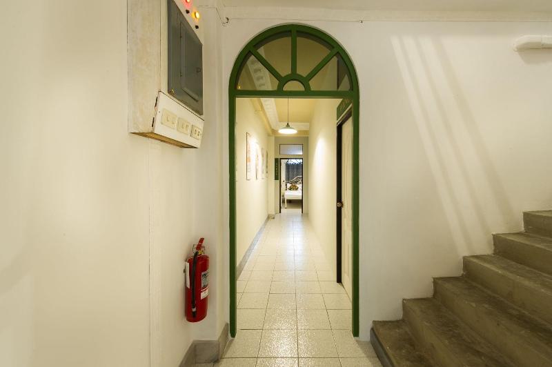The Neighbors Hostel Adults Only - Lobi