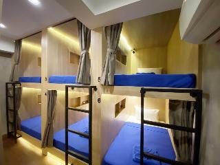 Patong Poshtel Adults Only fotoÄŸrafÄ±